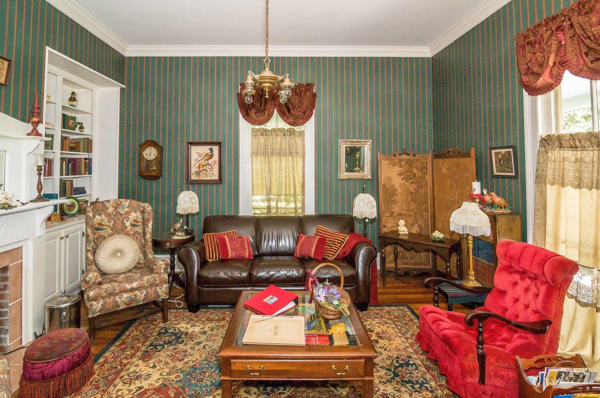 Bed and Breakfast Holly House Of Hamilton Exteriér fotografie