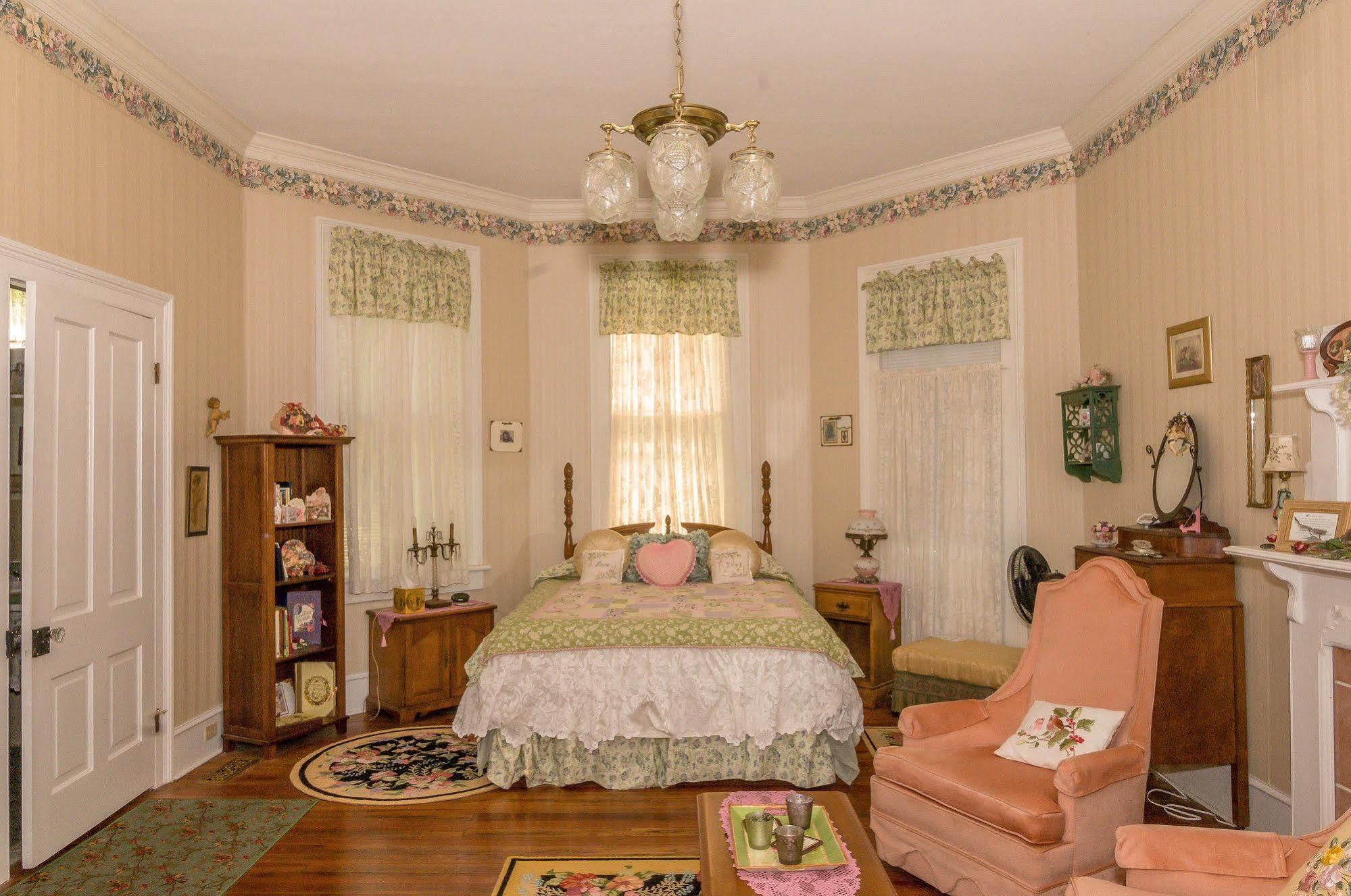 Bed and Breakfast Holly House Of Hamilton Exteriér fotografie